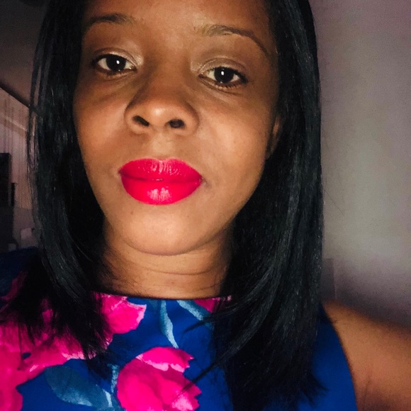 Meet your Posher, Simone - Picture 1 of 1